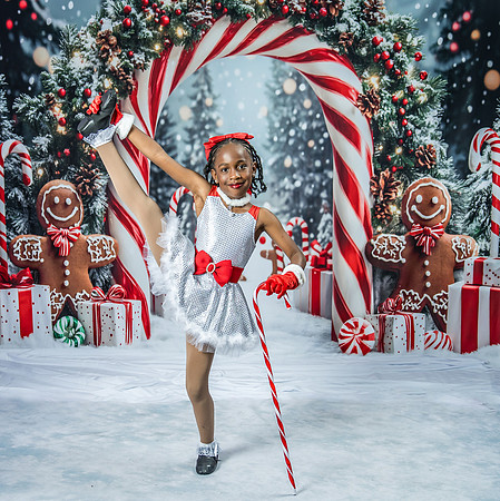 20251206-Dance-Station-Studios-Christmas-Portraits-3473