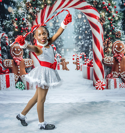 20251206-Dance-Station-Studios-Christmas-Portraits-3480