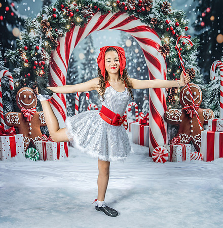 20251206-Dance-Station-Studios-Christmas-Portraits-3497-