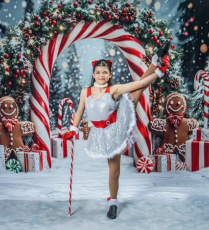 20251206-Dance-Station-Studios-Christmas-Portraits-3502-