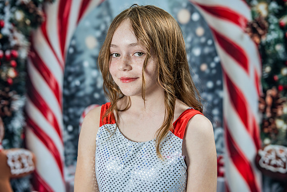 20251206-Dance-Station-Studios-Christmas-Portraits-3527-