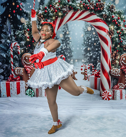 20251206-Dance-Station-Studios-Christmas-Portraits-3546