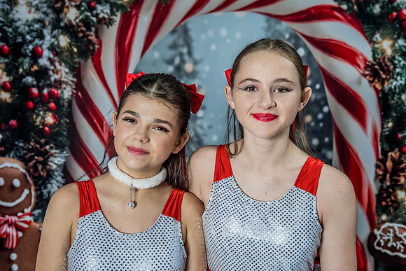 20251206-Dance-Station-Studios-Christmas-Portraits-3597