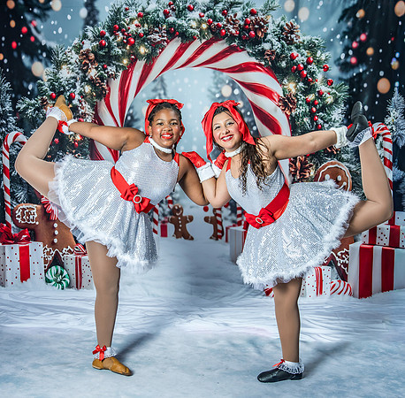 20251206-Dance-Station-Studios-Christmas-Portraits-3645-