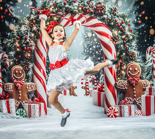 20251207-Dance-Station-Studios-Christmas-Portraits-4062