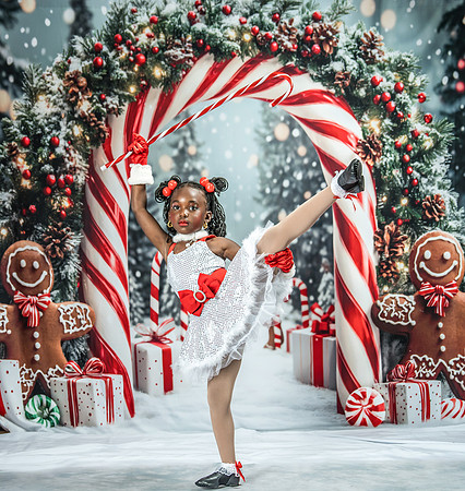 20251207-Dance-Station-Studios-Christmas-Portraits-4092-