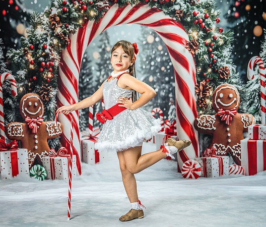 20251207-Dance-Station-Studios-Christmas-Portraits-4103-