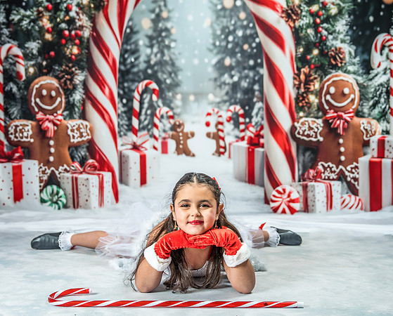 20251207-Dance-Station-Studios-Christmas-Portraits-4112