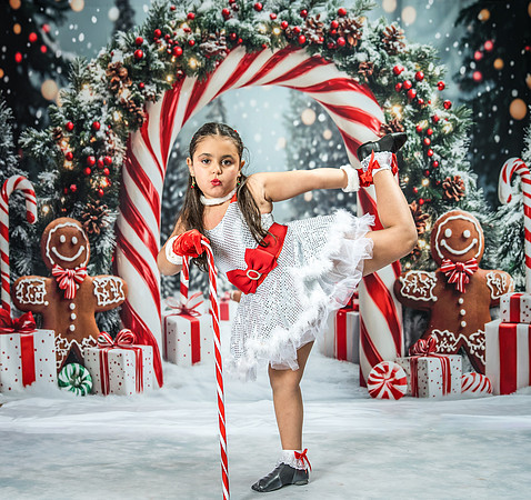20251207-Dance-Station-Studios-Christmas-Portraits-4113-