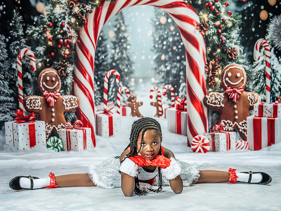 20251207-Dance-Station-Studios-Christmas-Portraits-4119