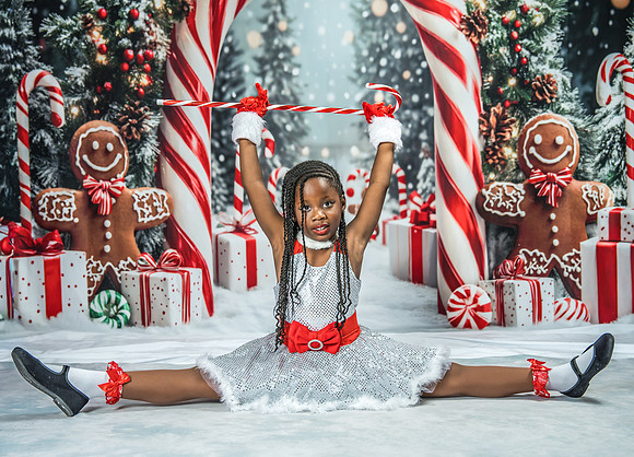20251207-Dance-Station-Studios-Christmas-Portraits-4122-