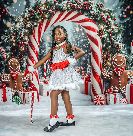 20251207-Dance-Station-Studios-Christmas-Portraits-4132-