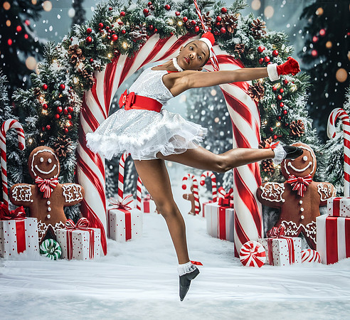 20251207-Dance-Station-Studios-Christmas-Portraits-3722