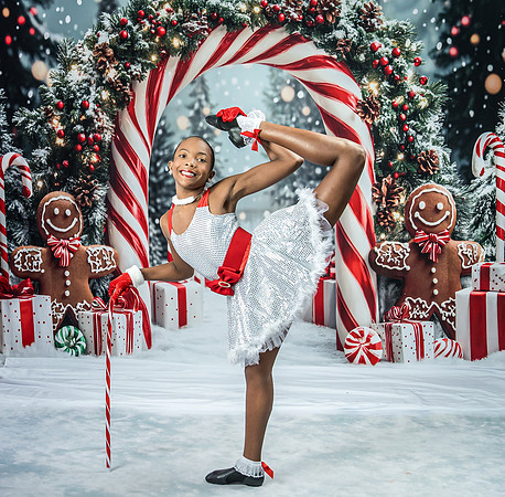 20251207-Dance-Station-Studios-Christmas-Portraits-3739-