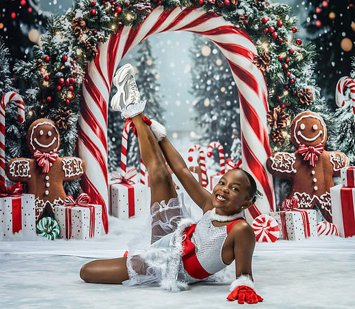 20251207-Dance-Station-Studios-Christmas-Portraits-3741