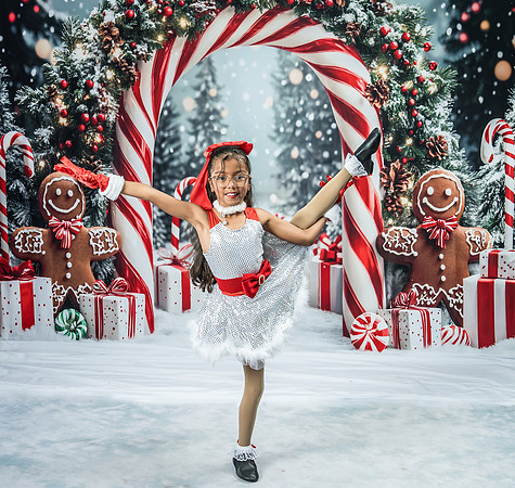 20251207-Dance-Station-Studios-Christmas-Portraits-3750-