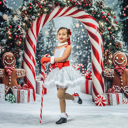 20251207-Dance-Station-Studios-Christmas-Portraits-3794