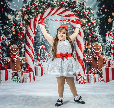 20251207-Dance-Station-Studios-Christmas-Portraits-3836