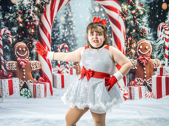 20251207-Dance-Station-Studios-Christmas-Portraits-3863