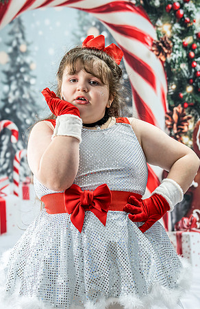 20251207-Dance-Station-Studios-Christmas-Portraits-3871