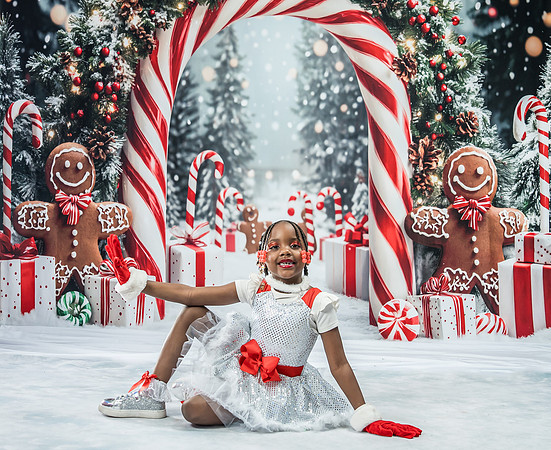 20251207-Dance-Station-Studios-Christmas-Portraits-3908