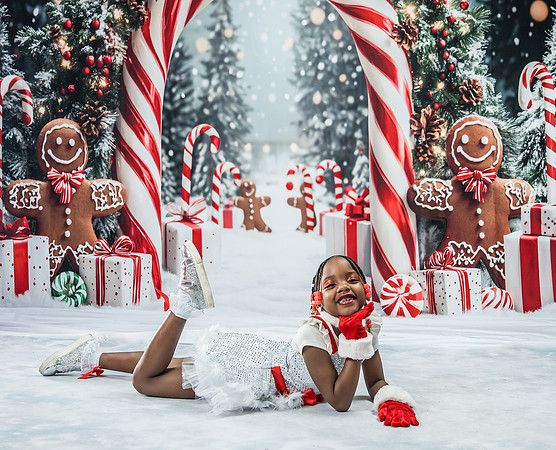 20251207-Dance-Station-Studios-Christmas-Portraits-3913