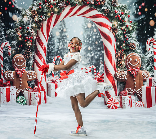 20251207-Dance-Station-Studios-Christmas-Portraits-3915
