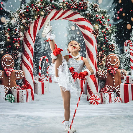 20251207-Dance-Station-Studios-Christmas-Portraits-3920