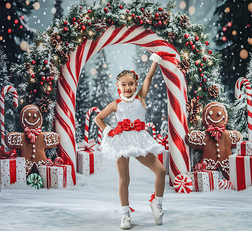 20251207-Dance-Station-Studios-Christmas-Portraits-3944