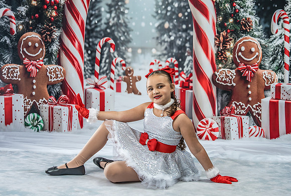 20251207-Dance-Station-Studios-Christmas-Portraits-3956
