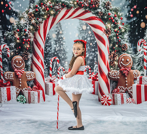 20251207-Dance-Station-Studios-Christmas-Portraits-3959