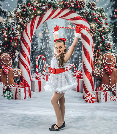 20251207-Dance-Station-Studios-Christmas-Portraits-3965