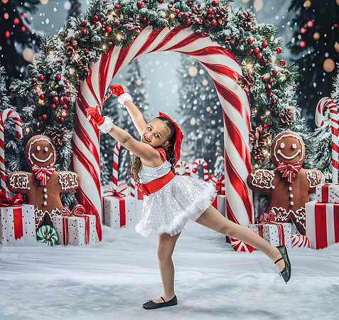 20251207-Dance-Station-Studios-Christmas-Portraits-3967