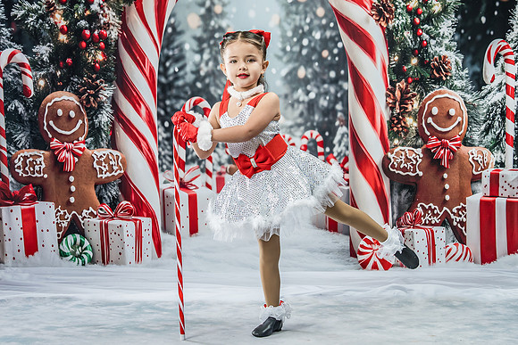 20251207-Dance-Station-Studios-Christmas-Portraits-3985-