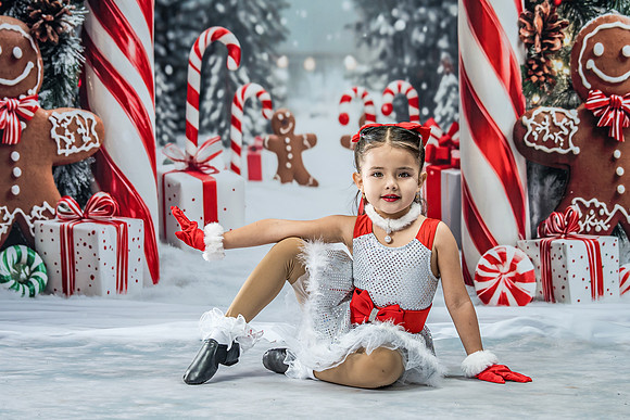 20251207-Dance-Station-Studios-Christmas-Portraits-3980-