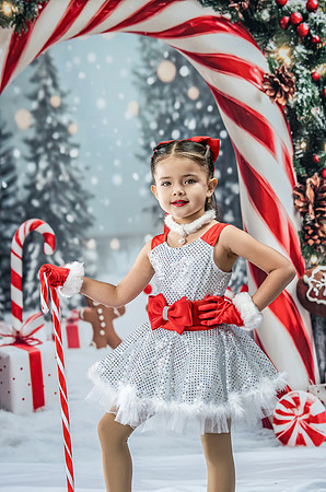 20251207-Dance-Station-Studios-Christmas-Portraits-3993