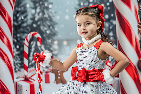 20251207-Dance-Station-Studios-Christmas-Portraits-3996
