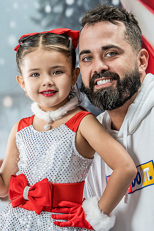 20251207-Dance-Station-Studios-Christmas-Portraits-3999