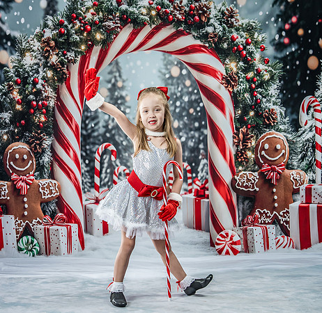 20251207-Dance-Station-Studios-Christmas-Portraits-4013