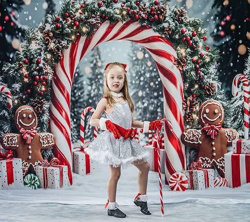 20251207-Dance-Station-Studios-Christmas-Portraits-4017