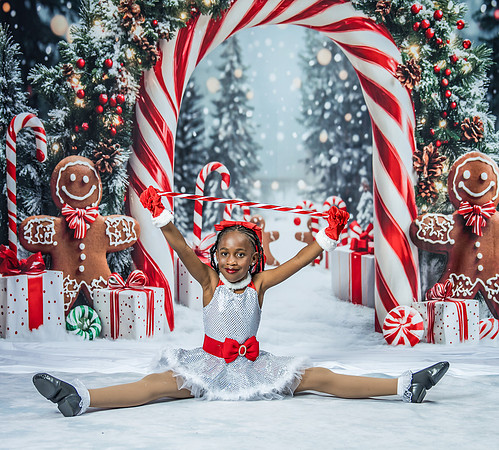 20251206-Dance-Station-Studios-Christmas-Portraits-3475