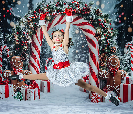 20251206-Dance-Station-Studios-Christmas-Portraits-3654
