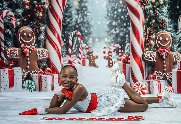 20251207-Dance-Station-Studios-Christmas-Portraits-3749