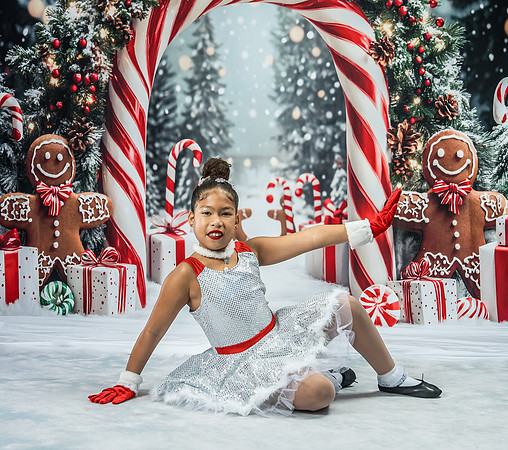 20251207-Dance-Station-Studios-Christmas-Portraits-3779