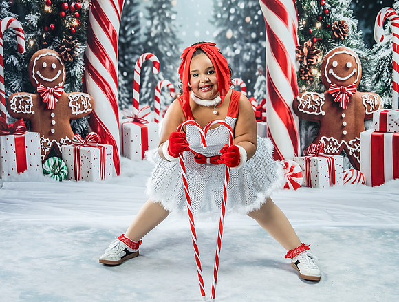 20251207-Dance-Station-Studios-Christmas-Portraits-3881