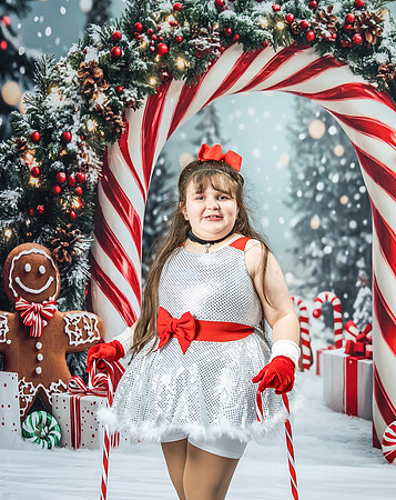 20251207-Dance-Station-Studios-Christmas-Portraits-3844