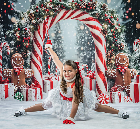 20251207-Dance-Station-Studios-Christmas-Portraits-3946