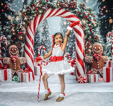 20251207-Dance-Station-Studios-Christmas-Portraits-4178