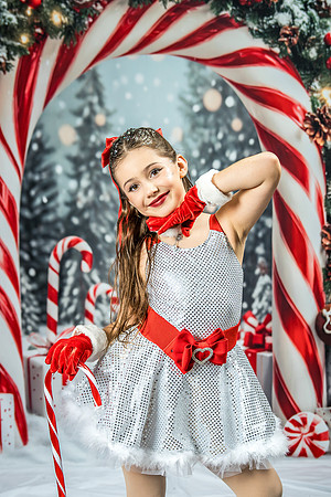 20251207-Dance-Station-Studios-Christmas-Portraits-4281