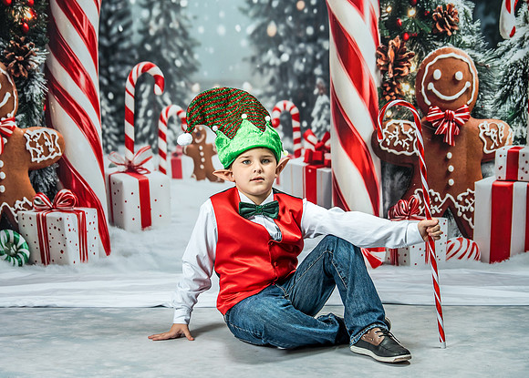 20251207-Dance-Station-Studios-Christmas-Portraits-4394
